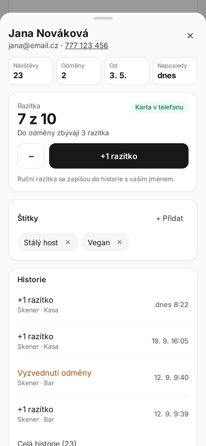 Detail zákazníka v portálu Walio: návštěvy, razítka, štítky a historie